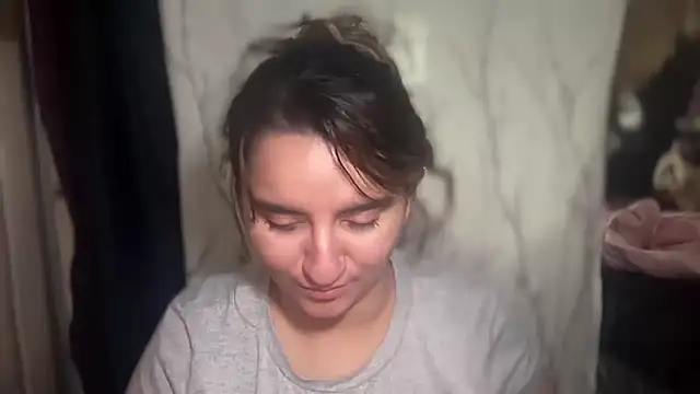 mamifresita online show from November 27, 2025, 9:15 pm