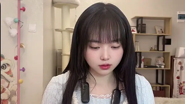 Chenjing0 online show from December 18, 2025, 4:17 am