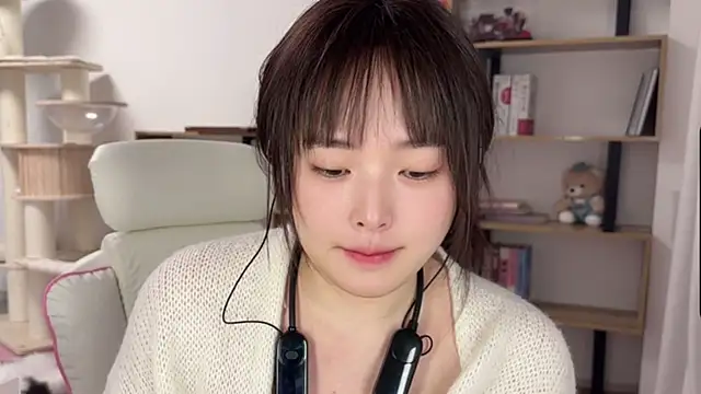 Chenjing0 online show from March 26, 2026, 12:47 pm