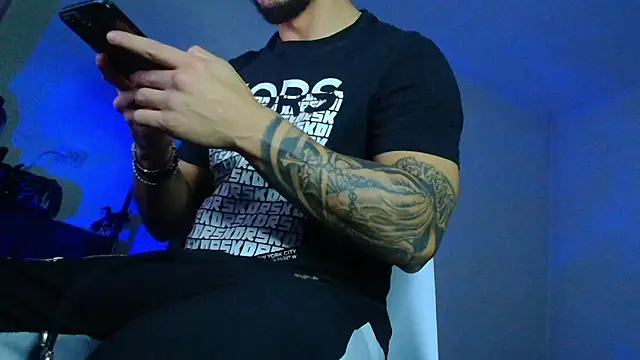 Snapshot of XanderCage99 chatting on November 14, 2025, 5:11 am XanderCage99 online show from November 14, 2025, 5:11 am