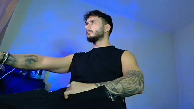 Snapshot of XanderCage99 chatting on October 13, 2025, 5:31 am XanderCage99 online show from October 13, 2025, 5:31 am