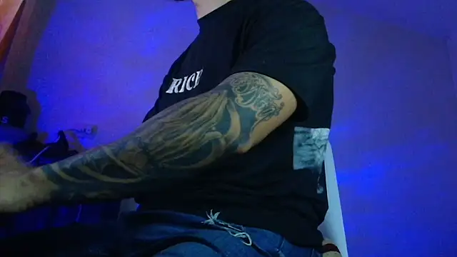 Snapshot of XanderCage99 chatting on October 28, 2025, 8:46 am XanderCage99 online show from October 28, 2025, 8:46 am