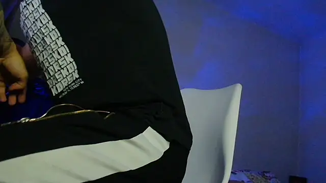 Snapshot of XanderCage99 chatting on November 13, 2025, 3:54 am XanderCage99 online show from November 13, 2025, 3:54 am