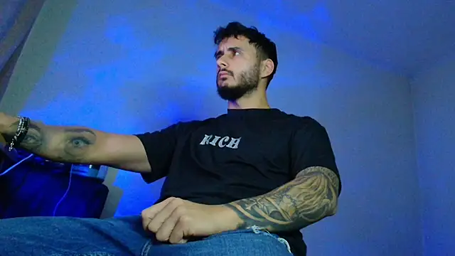 Snapshot of XanderCage99 chatting on October 14, 2025, 1:28 am XanderCage99 online show from October 14, 2025, 1:28 am