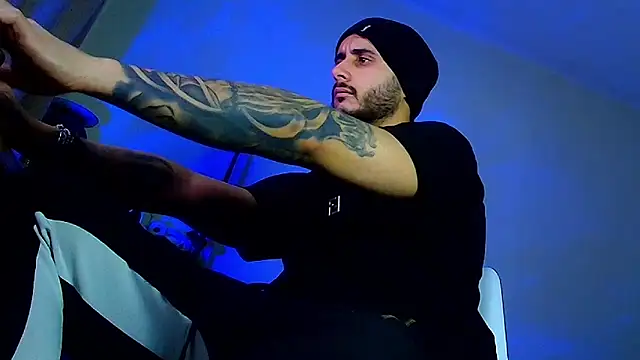 XanderCage99 online show from February 5, 2026, 4:25 pm