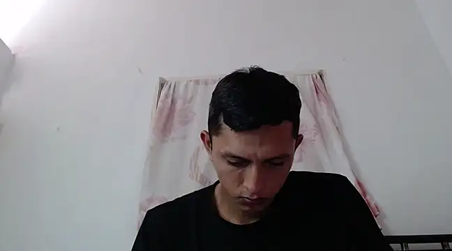 diegojap1105 online show from January 7, 2025, 2:19 pm