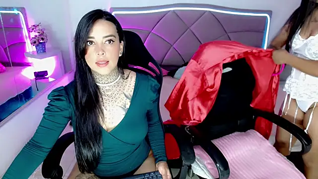 Carolaine01 online show from December 20, 2025, 2:20 pm