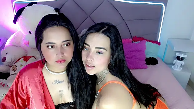 Snapshot of Carolaine01 chatting on November 14, 2025, 4:10 pm Carolaine01 online show from November 14, 2025, 4:10 pm