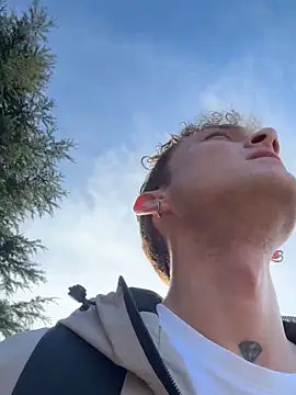 verici34 online show from November 1, 2025, 12:32 pm