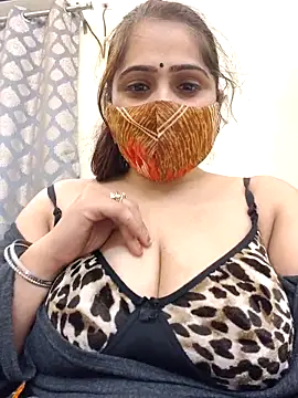 shreya1765 online show from December 18, 2025, 4:17 am