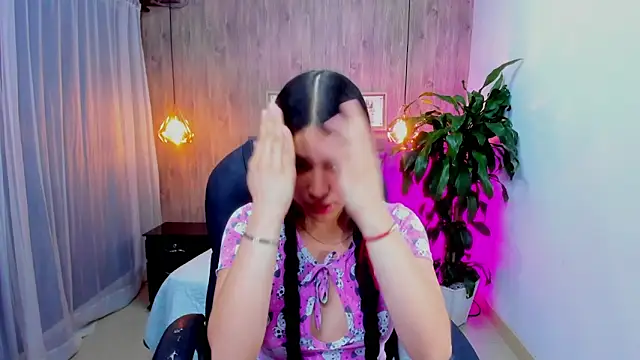 Brittany  18 online show from February 6, 2025, 1:49 am