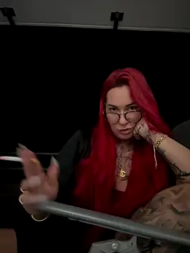 Snapshot of Mia-Fuchs chatting on September 19, 2025, 2:59 am Mia-Fuchs online show from September 19, 2025, 2:59 am