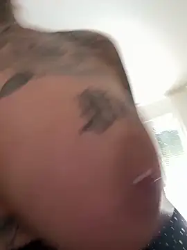 Snapshot of Mia-Fuchs chatting on March 11, 2025, 12:28 pm Mia-Fuchs online show from March 11, 2025, 12:28 pm