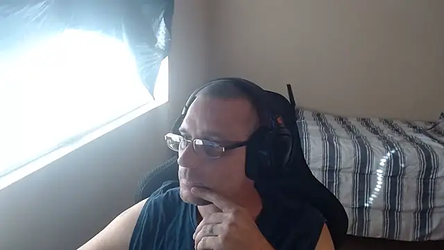 Dubesnackes online show from November 4, 2025, 8:56 pm