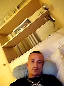Snapshot of frankthefuck69 chatting on October 15, 2025, 6:38 pm frankthefuck69 online show from October 15, 2025, 6:38 pm