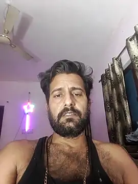 MAGNETICDADDY8 online show from November 28, 2025, 8:20 pm