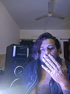 MAGNETICDADDY8 online show from January 4, 2025, 4:54 am