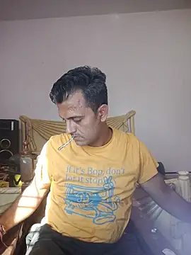 MAGNETICDADDY8 online show from October 16, 2025, 9:50 am