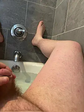 Snapshot of Ucsamiam chatting on December 20, 2024, 5:57 am Ucsamiam online show from December 20, 2024, 5:57 am