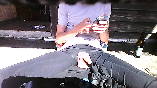 Snapshot of dickeeier420X chatting on April 2, 2026, 12:23 pm dickeeier420X online show from April 2, 2026, 12:23 pm