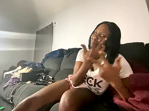 Yoshibaby2670 online show from December 1, 2025, 9:10 am