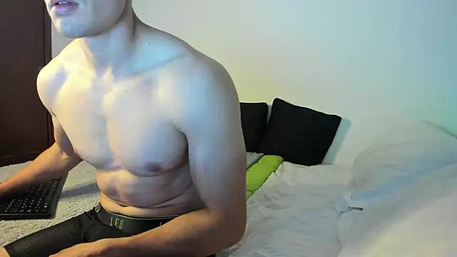 room bluepy online show from January 31, 2025, 4:38 pm