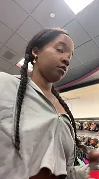 Snapshot of lunalustycumslut chatting on February 26, 2025, 4:05 pm lunalustycumslut online show from February 26, 2025, 4:05 pm