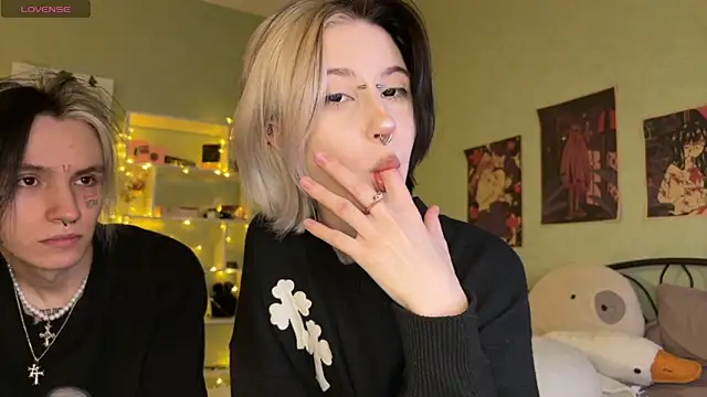 VeryRare TwinS online show from October 6, 2025, 9:37 pm