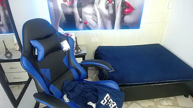 Anniee x online show from January 17, 2026, 1:26 pm