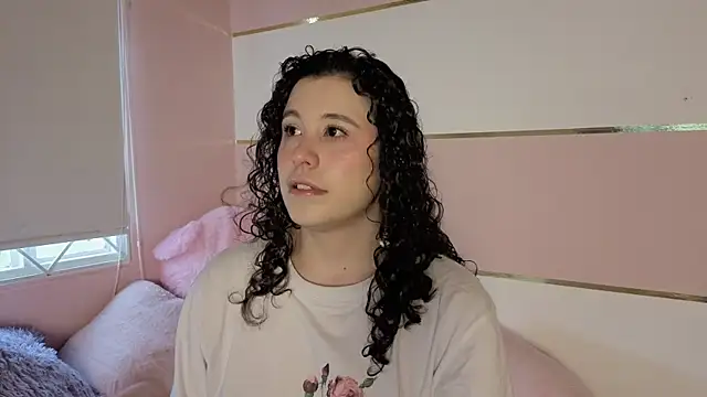 Snapshot of Charlotte__Miller chatting on October 14, 2025, 11:44 am Charlotte Miller online show from October 14, 2025, 11:44 am