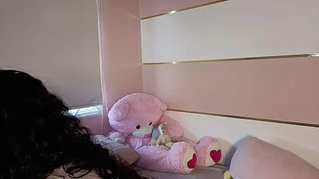 Snapshot of Charlotte__Miller chatting on October 19, 2025, 11:46 am Charlotte Miller online show from October 19, 2025, 11:46 am