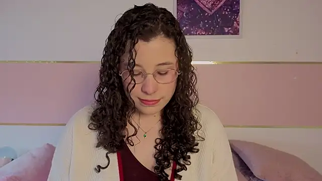 Snapshot of Charlotte__Miller chatting on November 20, 2025, 12:06 pm Charlotte Miller online show from November 20, 2025, 12:06 pm