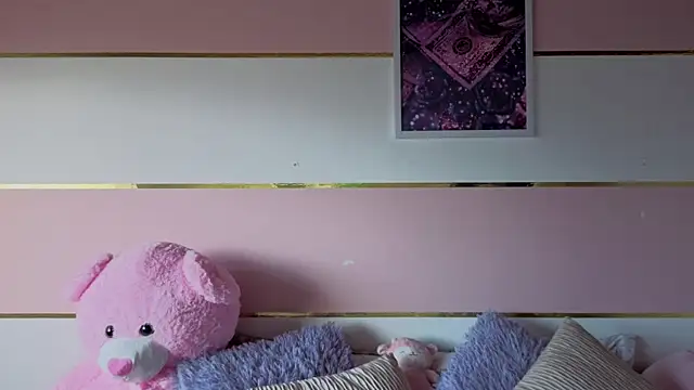 Snapshot of Charlotte__Miller chatting on November 27, 2025, 11:43 am Charlotte Miller online show from November 27, 2025, 11:43 am