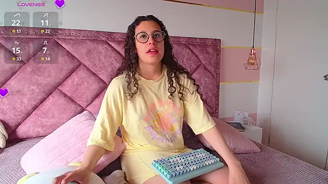 Charlotte  Miller online show from February 26, 2025, 12:49 pm