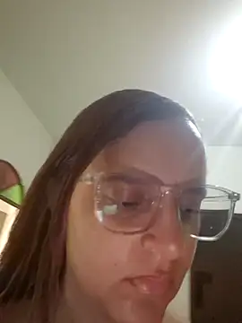 Snapshot of AliceRuivinha2 chatting on October 31, 2025, 11:29 am AliceRuivinha2 online show from October 31, 2025, 11:29 am