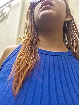 Snapshot of AliceRuivinha2 chatting on November 12, 2025, 11:25 am AliceRuivinha2 online show from November 12, 2025, 11:25 am