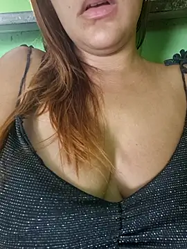 Snapshot of AliceRuivinha2 chatting on November 26, 2025, 4:40 pm AliceRuivinha2 online show from November 26, 2025, 4:40 pm