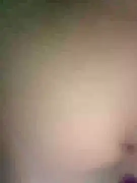 Snapshot of AliceRuivinha2 chatting on March 3, 2026, 11:23 pm AliceRuivinha2 online show from March 3, 2026, 11:23 pm