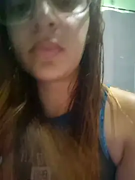 Snapshot of AliceRuivinha2 chatting on November 29, 2025, 11:43 am AliceRuivinha2 online show from November 29, 2025, 11:43 am