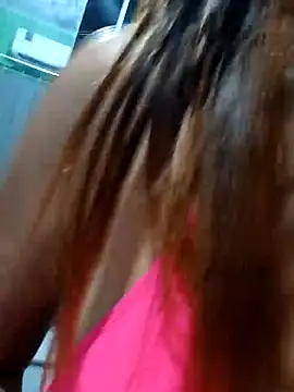 Snapshot of AliceRuivinha2 chatting on February 14, 2026, 9:15 pm AliceRuivinha2 online show from February 14, 2026, 9:15 pm