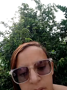 Snapshot of AliceRuivinha2 chatting on March 3, 2026, 10:55 am AliceRuivinha2 online show from March 3, 2026, 10:55 am