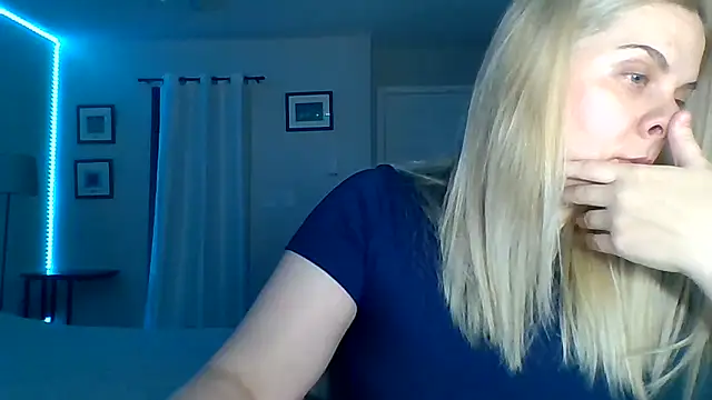 HappyIva online show from November 10, 2025, 5:07 pm