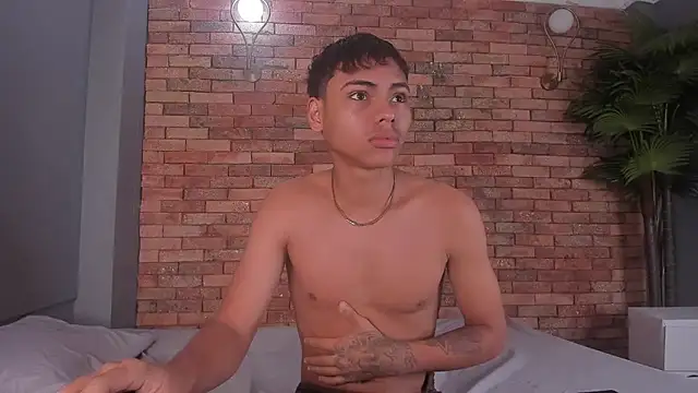 Snapshot of adam_piarse01 chatting on December 3, 2025, 9:14 pm adam piarse01 online show from December 3, 2025, 9:14 pm