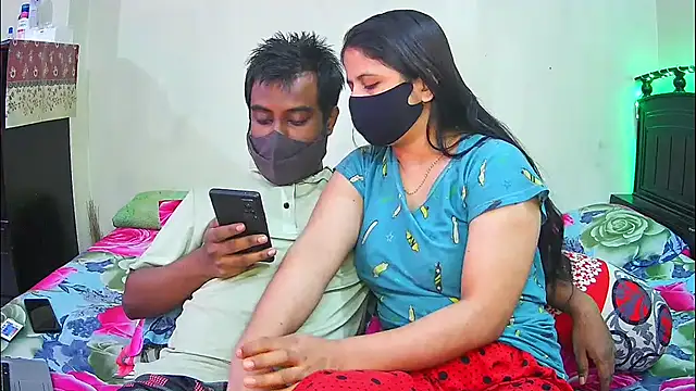 Hot Nila online show from December 18, 2025, 3:33 am