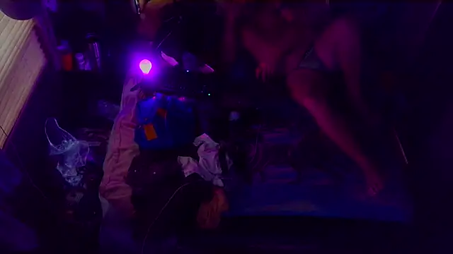 Snapshot of bluedragon0525 chatting on October 11, 2025, 5:36 pm bluedragon0525 online show from October 11, 2025, 5:36 pm