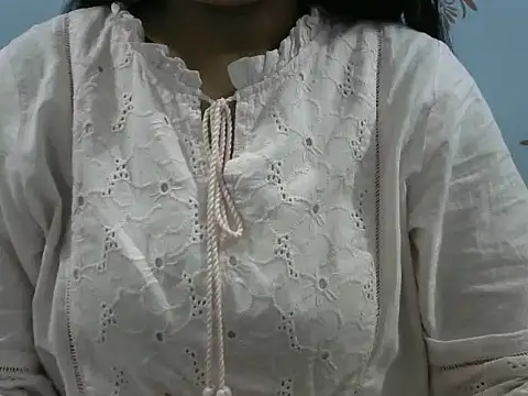 Snapshot of Misha_Sweett chatting on May 26, 2026, 2:42 am Misha Sweett online show from May 26, 2026, 2:42 am