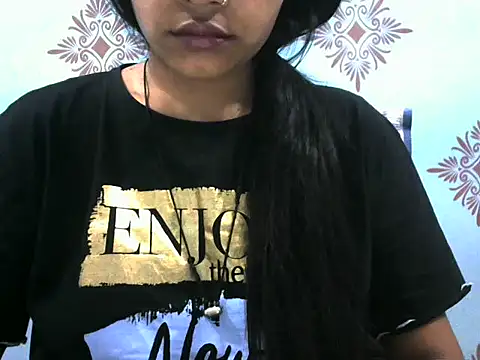 Snapshot of Misha_Sweett chatting on May 6, 2026, 1:59 pm Misha Sweett online show from May 6, 2026, 1:59 pm