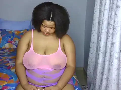 Snapshot of sexytinashe21 chatting on October 3, 2025, 7:26 pm sexytinashe21 online show from October 3, 2025, 7:26 pm