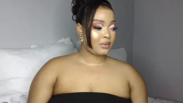 Snapshot of sexytinashe21 chatting on September 19, 2025, 10:25 pm sexytinashe21 online show from September 19, 2025, 10:25 pm