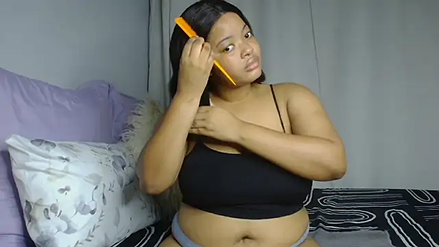 Snapshot of sexytinashe21 chatting on January 24, 2025, 5:42 pm sexytinashe21 online show from January 24, 2025, 5:42 pm